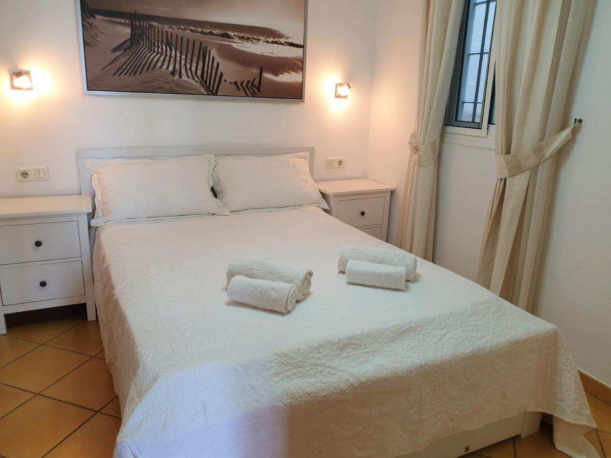 Dona Lola Micaela - Fully Equiped 1 Bedroom Ground Floor Beach Front Apartment With Direct Access To The Beach Of Calahonda - Costa Del Sol - Cs155 Sitio de Calahonda Buitenkant foto